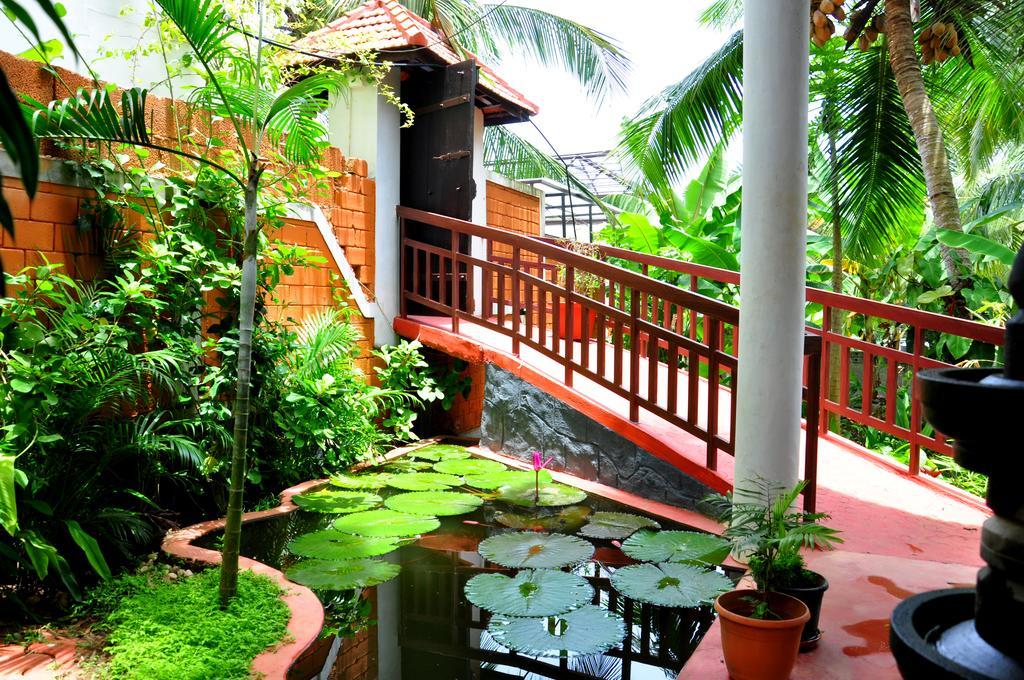 Chakra Ayurvedic Resort Thiruvananthapuram Exterior foto