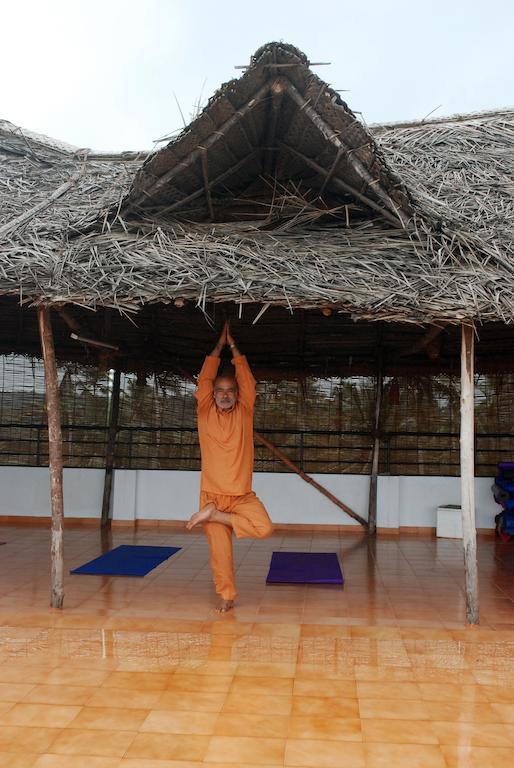 Chakra Ayurvedic Resort Thiruvananthapuram Exterior foto